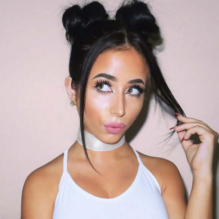 Amber Scholl Net Worth 2023
