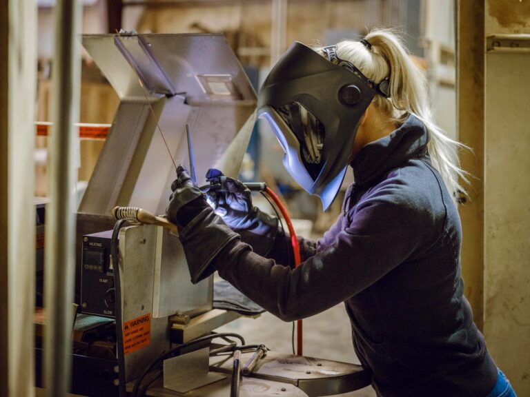 Is Welding A Good Career Choice For A Woman