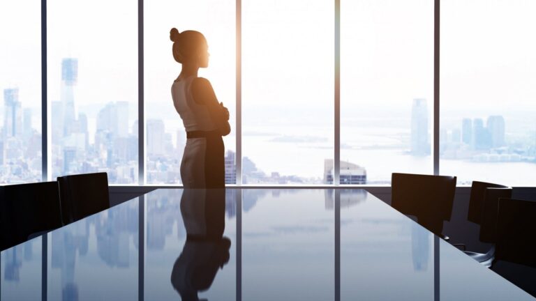 9 Career Tips From Women ─ How To Improve Leadership Skills At Work